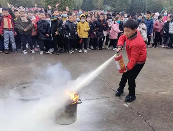 做到“七不 一斷”杜絕學(xué)?；鸹?/>
                                                                </div>
                            <div   id=